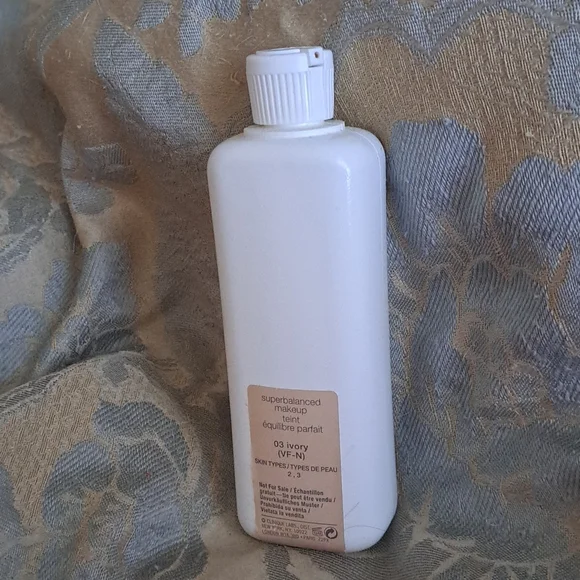 New Clinique Superbalanced Foundation Ivory 6.7 fl ounce - Picture 2 of 4